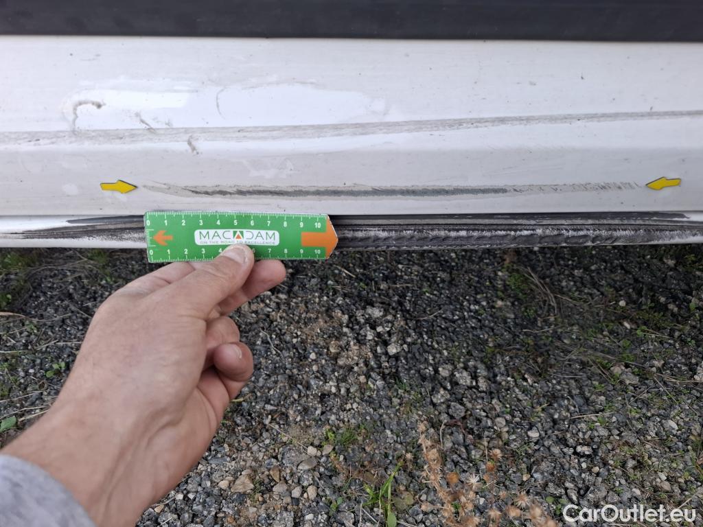  Volkswagen  Crafter  Fourgon Fourgon 30 mittlerer Radstand mit Hochdach FWD 2.0 #31