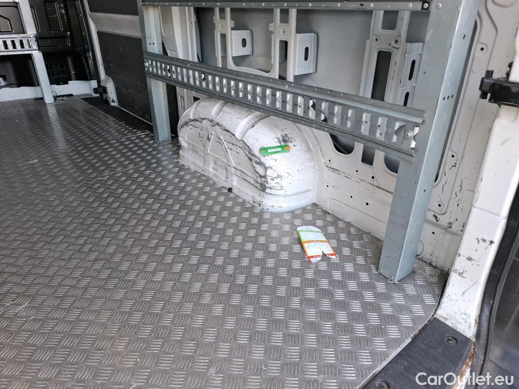  Volkswagen  Crafter  Fourgon Fourgon 30 mittlerer Radstand mit Hochdach FWD 2.0 #14