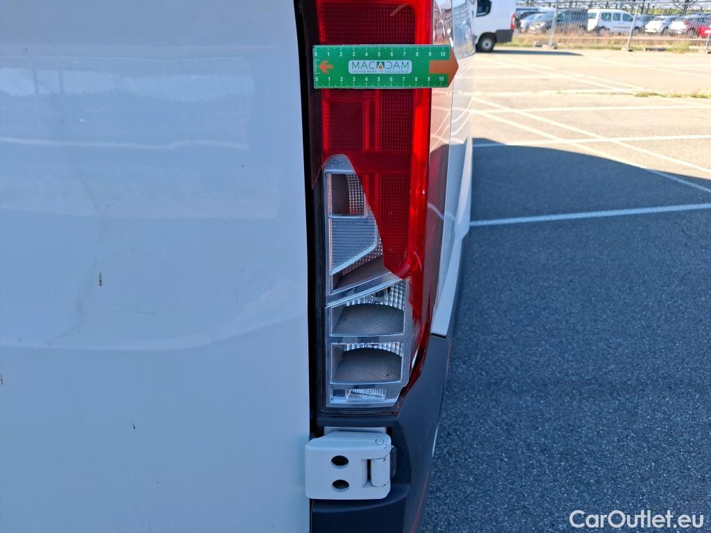  Volkswagen  Crafter  Fourgon Fourgon 30 mittlerer Radstand mit Hochdach FWD 2.0 #57