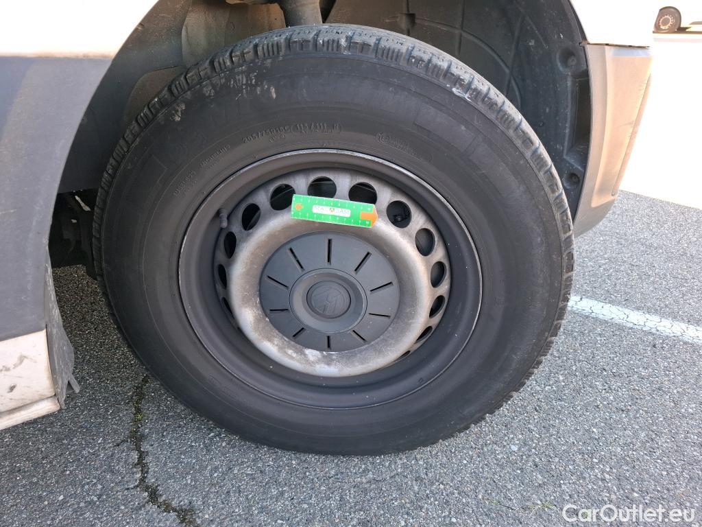  Volkswagen  Crafter  Fourgon Fourgon 30 mittlerer Radstand mit Hochdach FWD 2.0 #60