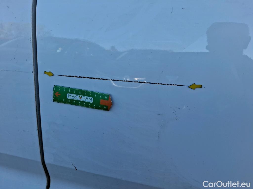  Volkswagen  Crafter  Fourgon Fourgon 30 mittlerer Radstand mit Hochdach FWD 2.0 #3