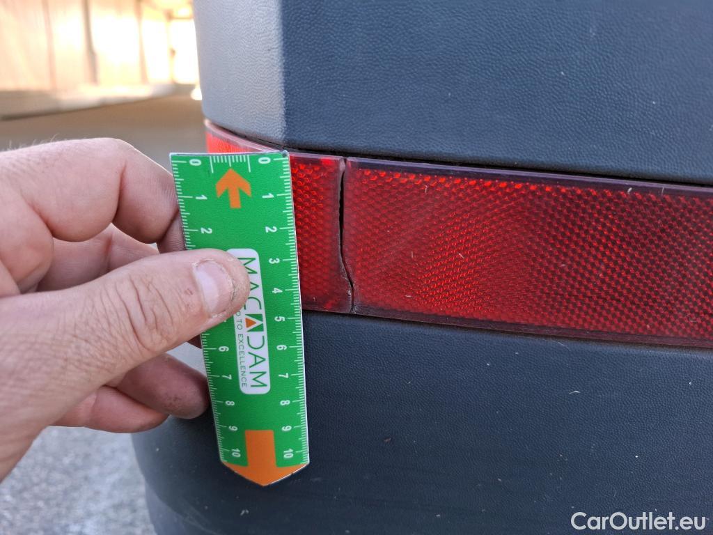  Volkswagen  Crafter  Fourgon Fourgon 30 mittlerer Radstand mit Hochdach FWD 2.0 #104