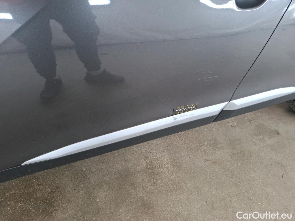  Peugeot  2008  Allure Business 1.5 HDi 130CV BVA8 E6d #18