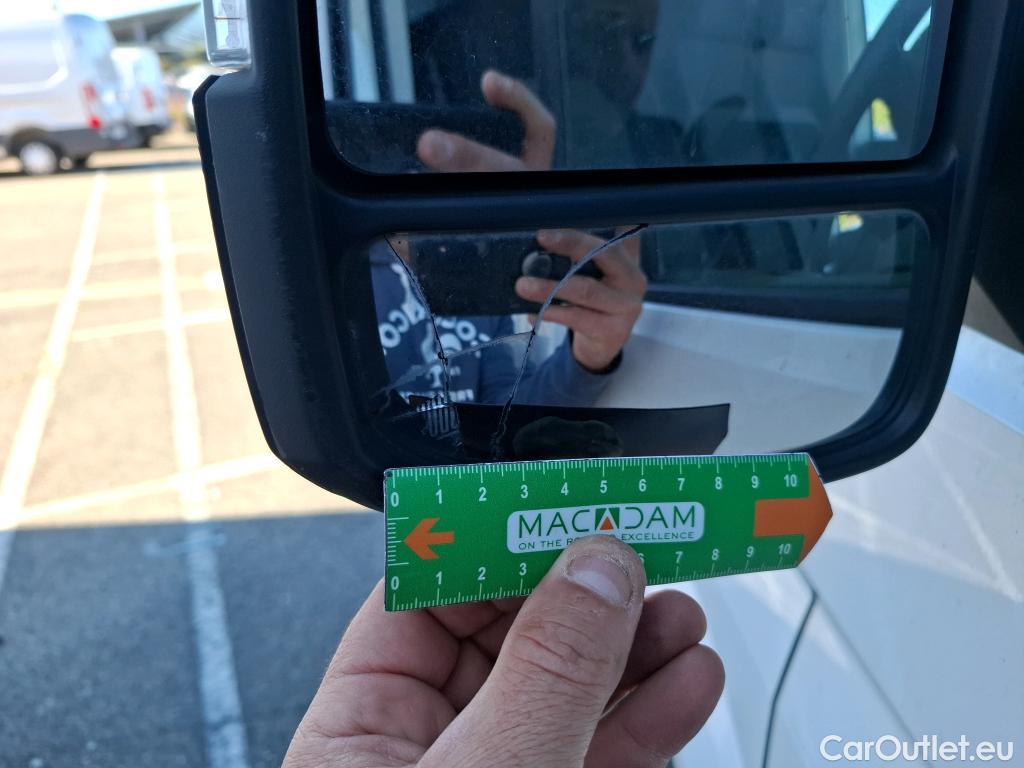  Volkswagen  Crafter  Fourgon Fourgon 30 mittlerer Radstand mit Hochdach FWD 2.0 #110