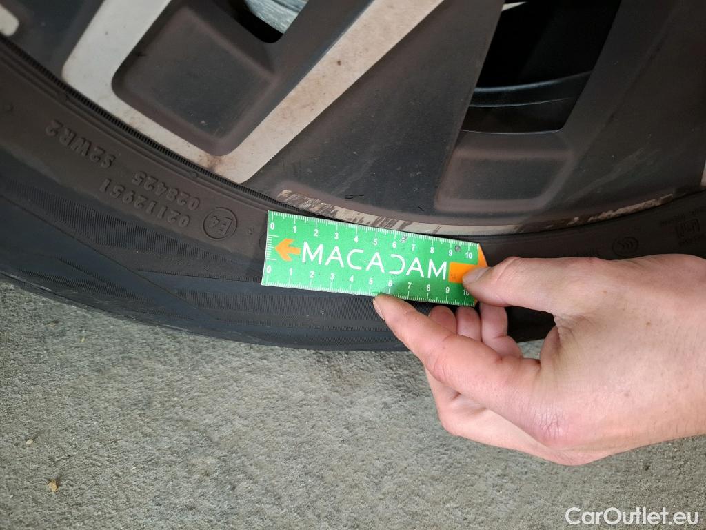  Mercedes  GLA MERCEDES-BENZ  / 2020 / 5P / SUV 1.3  200 BUSINESS LINE DCT #30