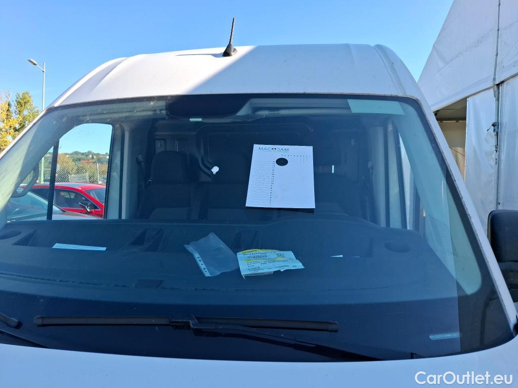  Volkswagen  Crafter  Fourgon Fourgon 30 mittlerer Radstand mit Hochdach FWD 2.0 #92