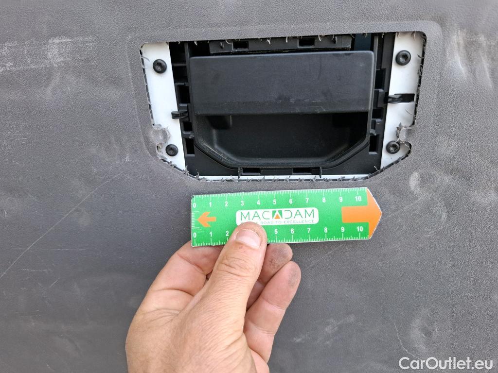  Volkswagen  Crafter  Fourgon Fourgon 30 mittlerer Radstand mit Hochdach FWD 2.0 #91