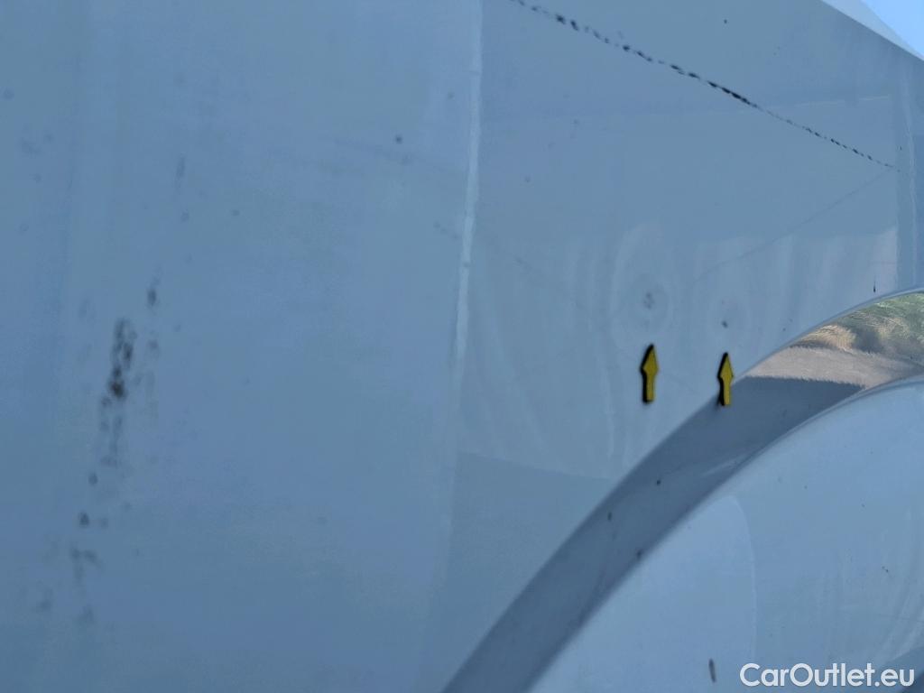  Volkswagen  Crafter  Fourgon Fourgon 30 mittlerer Radstand mit Hochdach FWD 2.0 #85