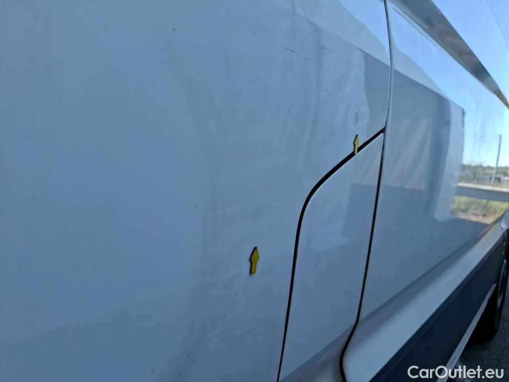  Volkswagen  Crafter  Fourgon Fourgon 30 mittlerer Radstand mit Hochdach FWD 2.0 #98