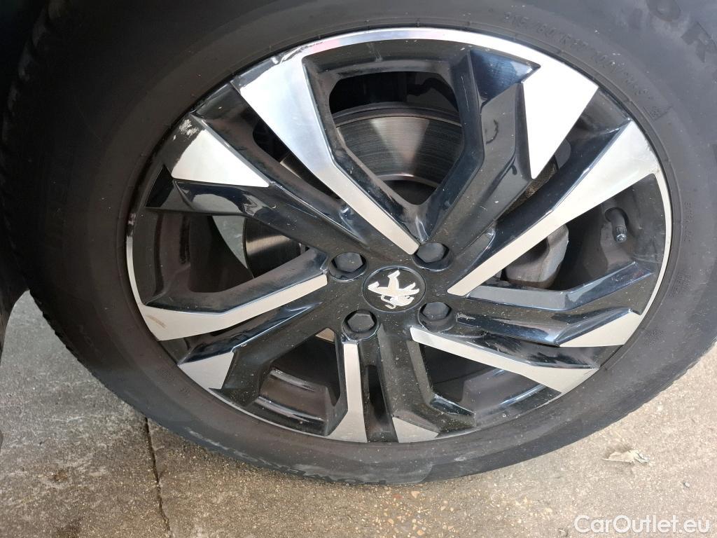  Peugeot  2008  Allure Business 1.5 HDi 130CV BVA8 E6d #23