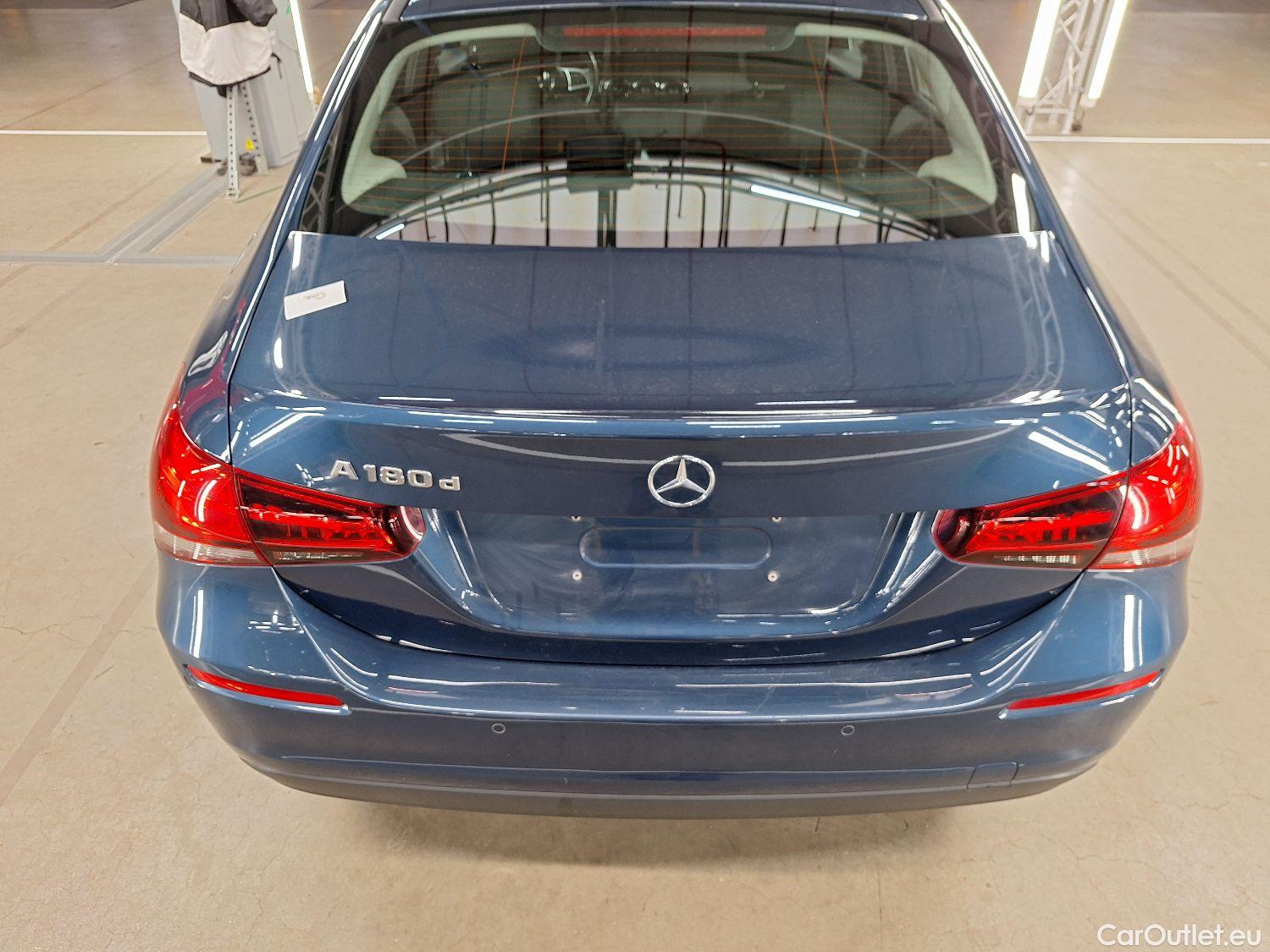  Mercedes  A-Klasse Mercedes, A-Class Berline '18, Mercedes-Benz  Limousine A 180 d DCT Busin #28