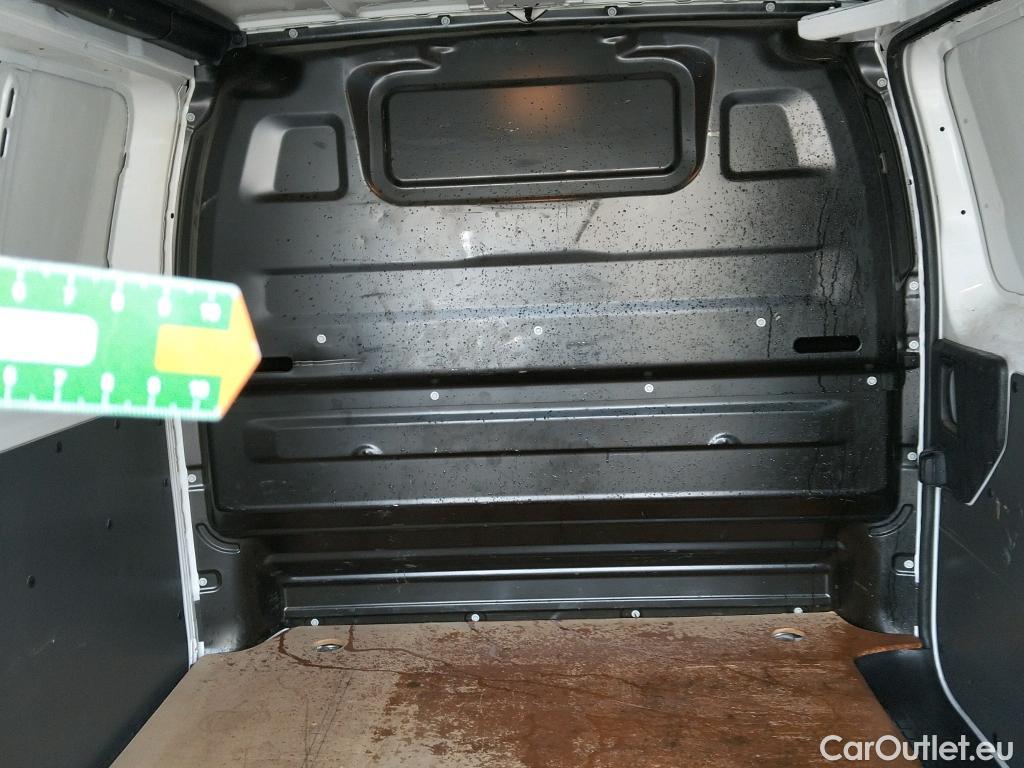  Citroen  Jumpy CITROEN  / 2016 / 4P / furgón Talla M BlueHDi 120 S&S 6v Club (CA) #21