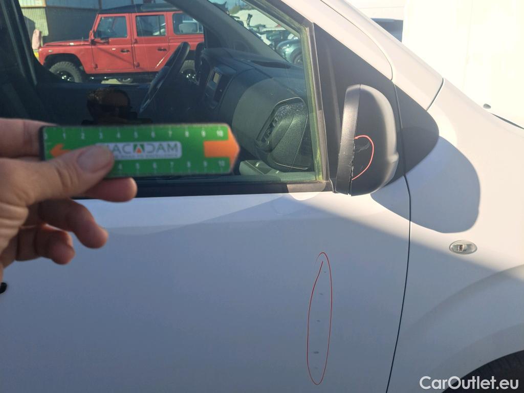  Opel  Vivaro OPEL  / 2019 / 4P / combi 1.5 Diésel 88kW (120CV) M Std Express #60