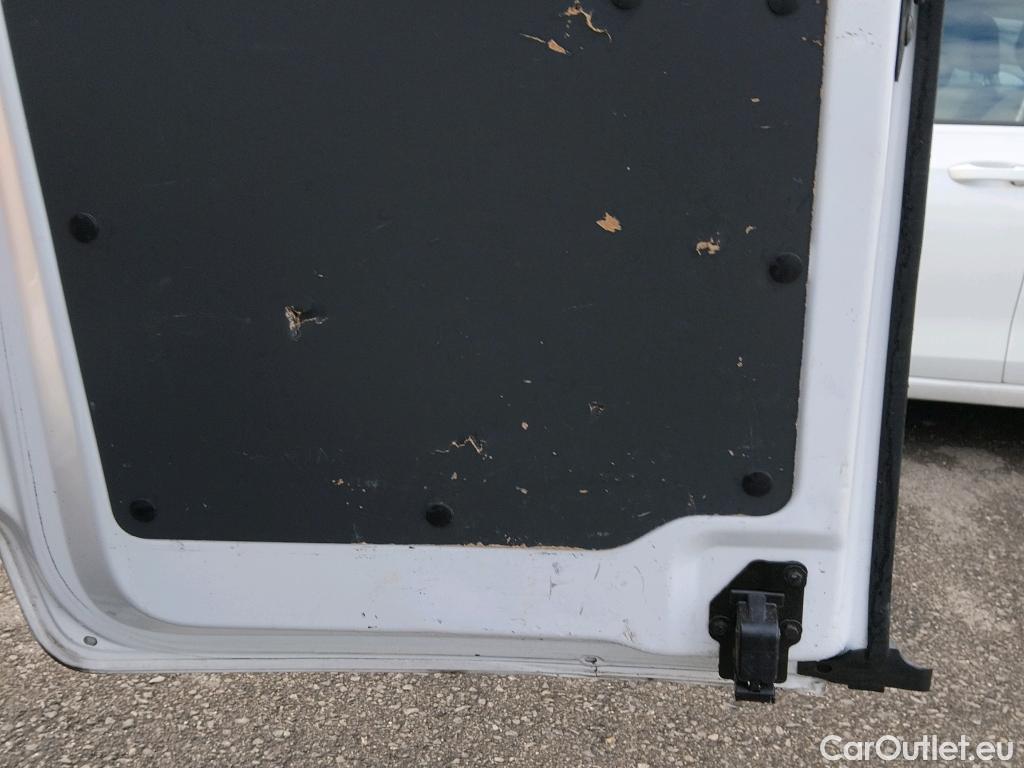  Citroen  Jumpy CITROEN  / 2016 / 4P / furgón Talla M BlueHDi 120 S&S 6v Club (CA) #14