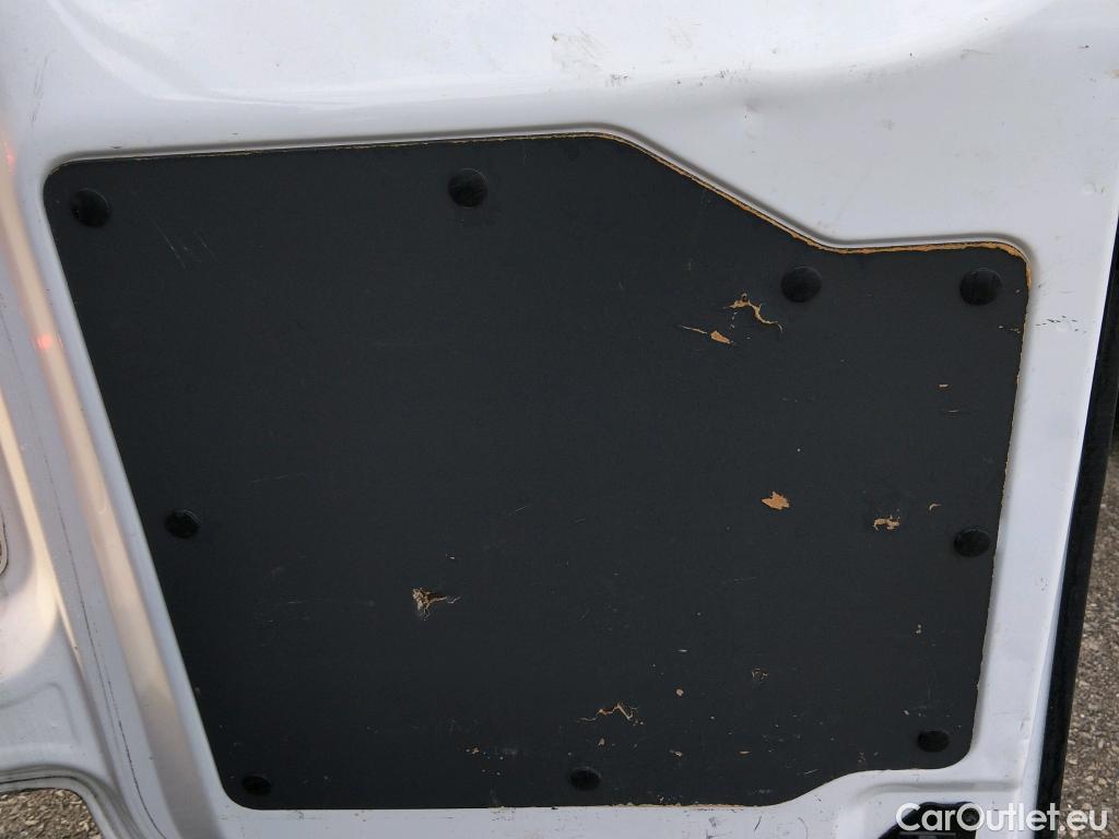  Citroen  Jumpy CITROEN  / 2016 / 4P / furgón Talla M BlueHDi 120 S&S 6v Club (CA) #32