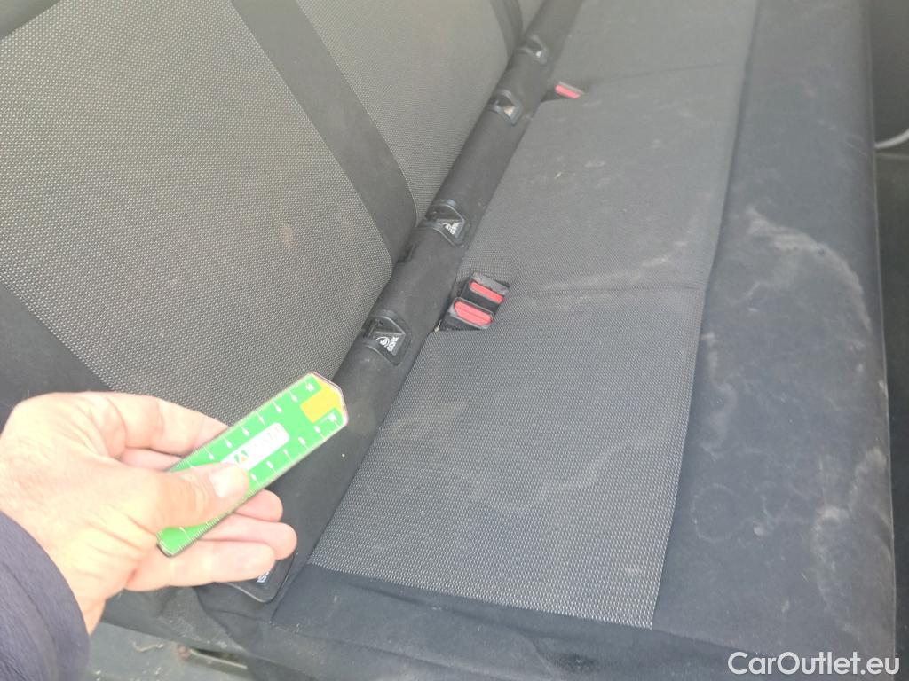  Opel  Vivaro OPEL  / 2019 / 4P / combi 1.5 Diésel 88kW (120CV) M Std Express #31