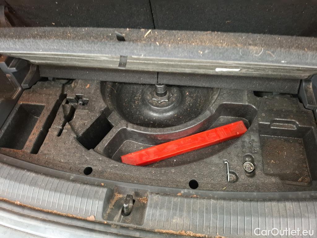  Volkswagen  Tiguan VOLKSWAGEN  Allspace / 2017 / 5P / SUV 2.0 TDI 150 DSG7 Carat #41