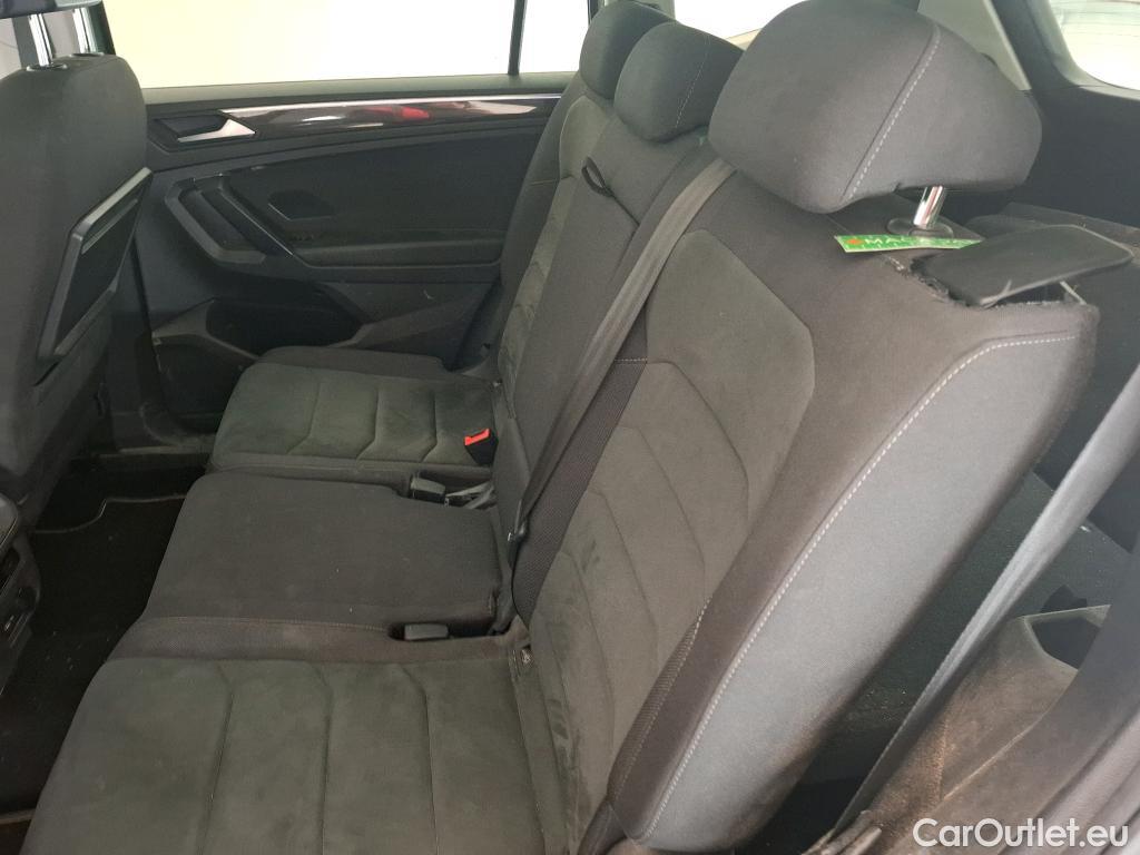  Volkswagen  Tiguan VOLKSWAGEN  Allspace / 2017 / 5P / SUV 2.0 TDI 150 DSG7 Carat #37