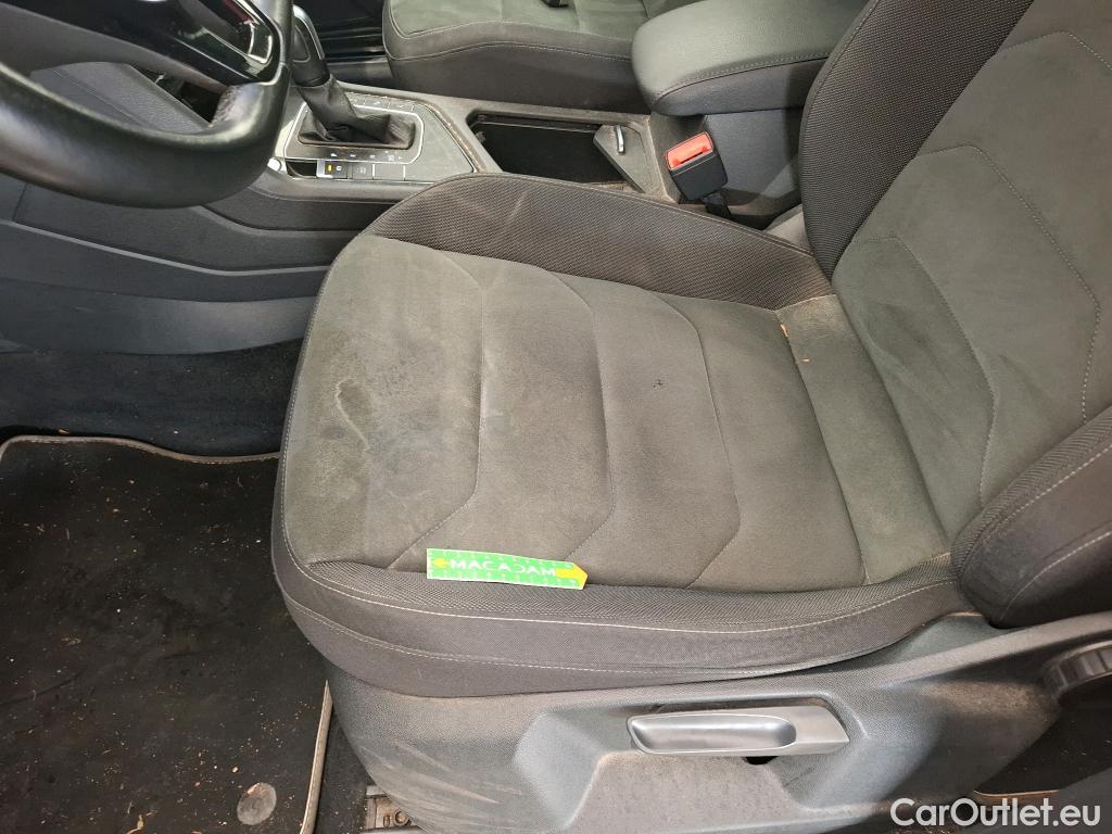  Volkswagen  Tiguan VOLKSWAGEN  Allspace / 2017 / 5P / SUV 2.0 TDI 150 DSG7 Carat #47