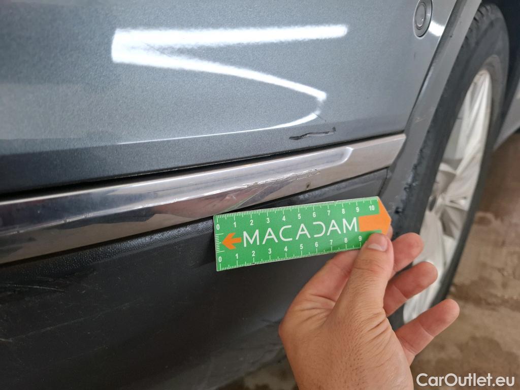  Volkswagen  Tiguan VOLKSWAGEN  Allspace / 2017 / 5P / SUV 2.0 TDI 150 DSG7 Carat #36