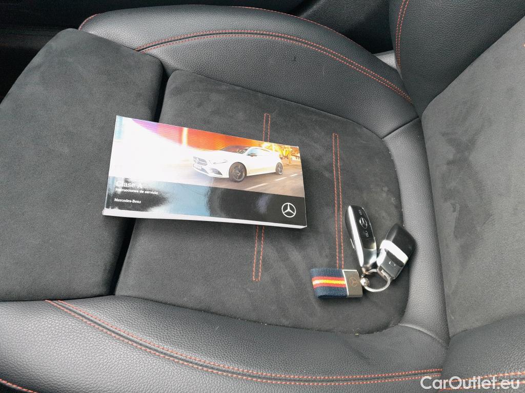  Mercedes  A-Klasse MERCEDES-BENZ Clase A / 2018 / 5P / berlina con portón A 250 e #14