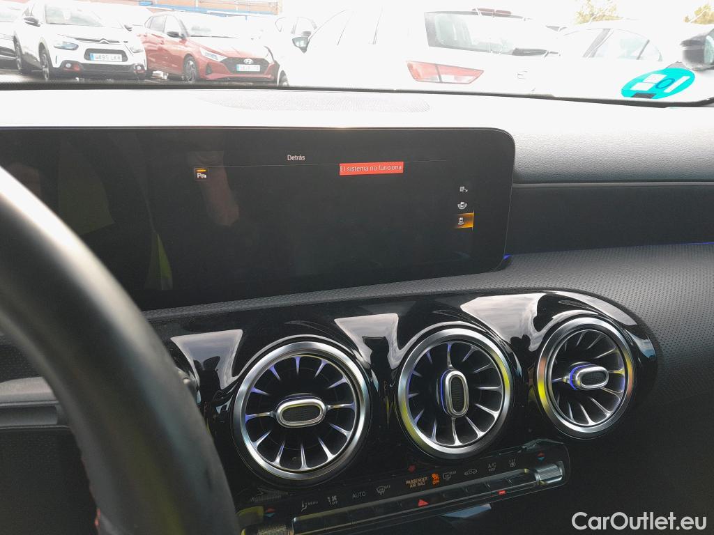  Mercedes  A-Klasse MERCEDES-BENZ Clase A / 2018 / 5P / berlina con portón A 250 e #17