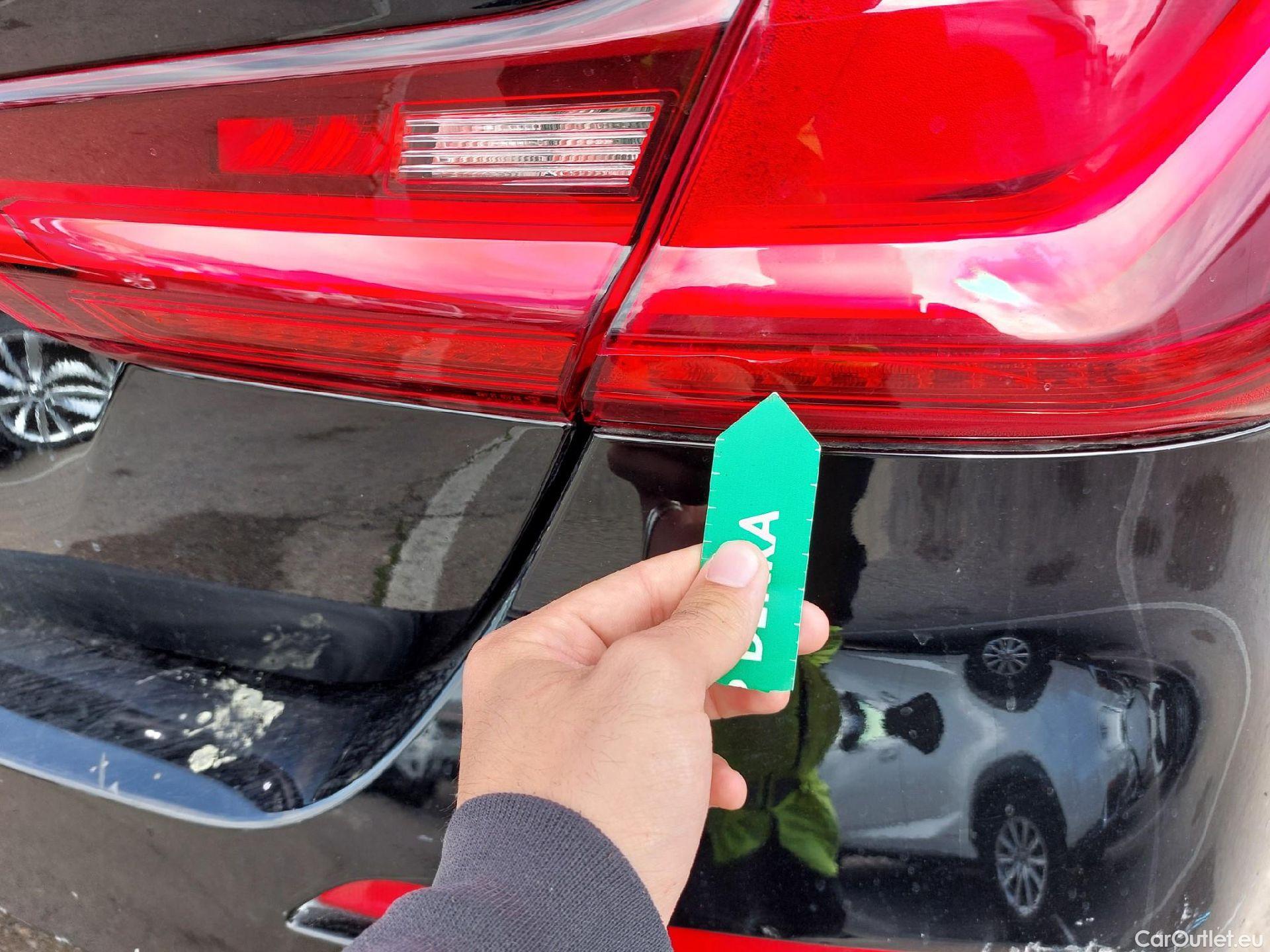  Bmw  Serie 1 BMW  / 2019 / 5P / berlina con portón 118i #27