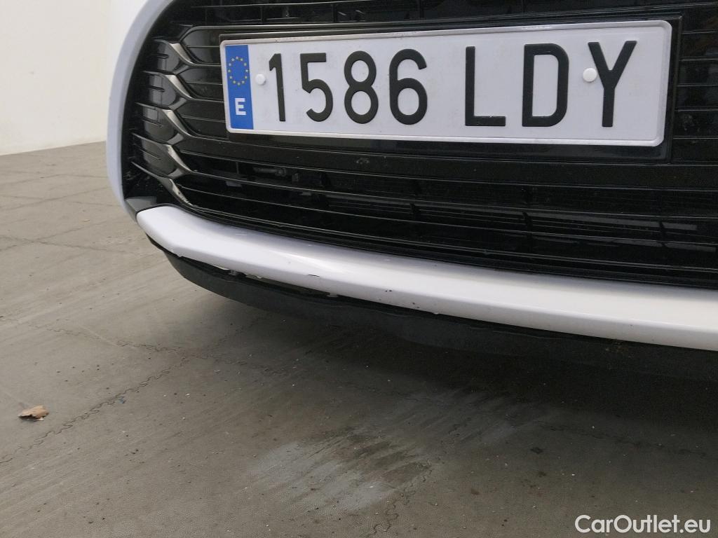  Toyota  Yaris TOYOTA  / 2017 / 5P / berlina con portón 1.5 100H Active #21