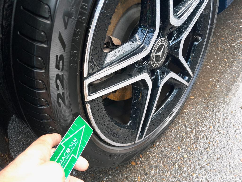  Mercedes  A-Klasse MERCEDES-BENZ Clase A / 2018 / 5P / berlina con portón A 250 e #2