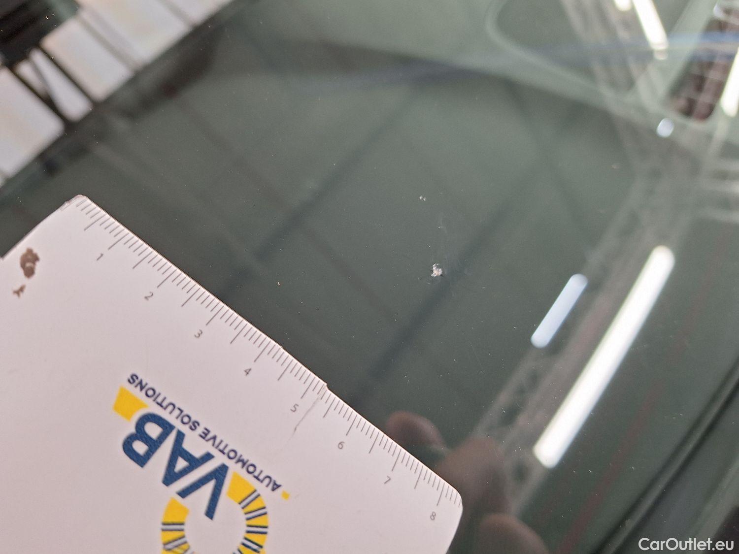  Volvo  XC 40 Volvo, XC40 '17, Volvo XC40 T3 Geartronic R-Design 5d #2