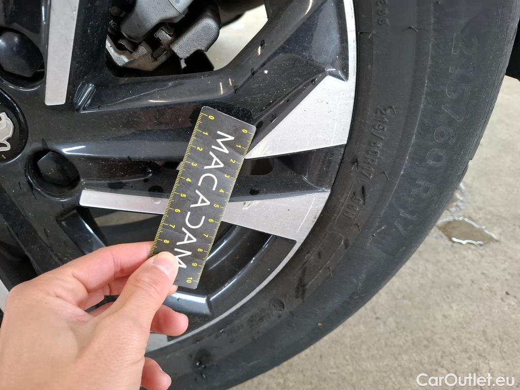  Peugeot  2008  Allure Business 1.2 PureTech 130CV BVA8 E6d #9