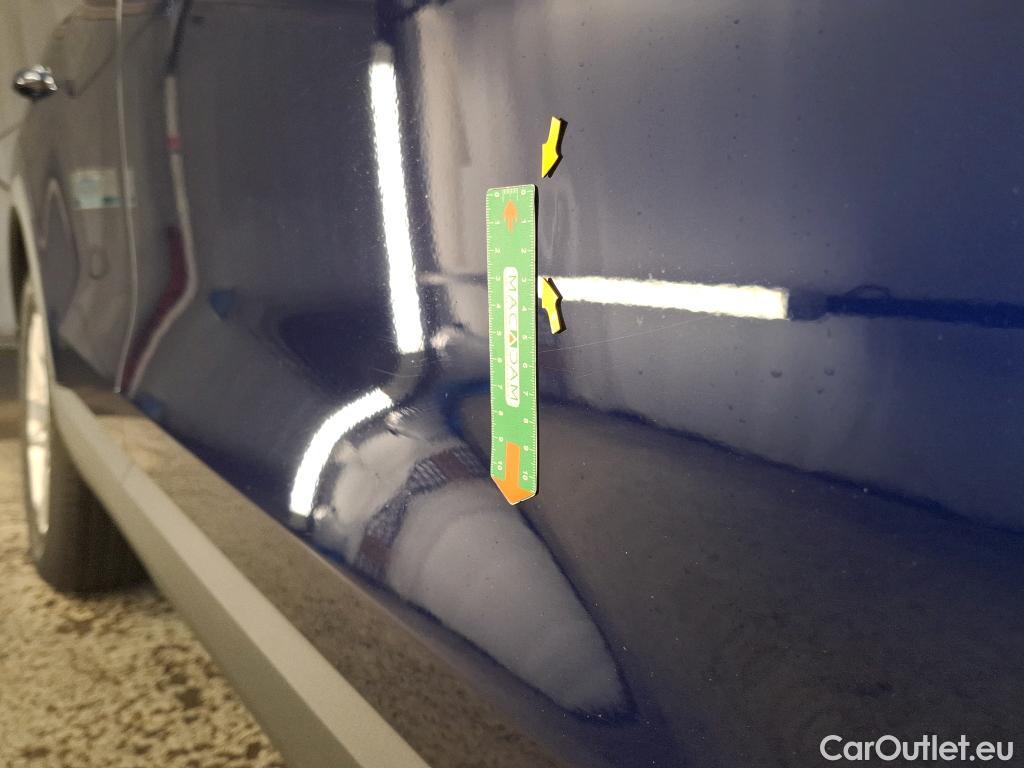  Audi  Q3 AUDI  / 2018 / 5P / SUV 35 TFSI 150 MHEV S TRONIC DESIGN #10