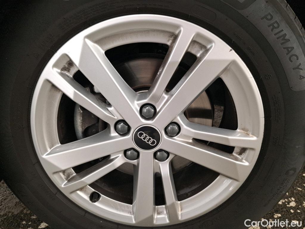  Audi  Q3 AUDI  / 2018 / 5P / SUV 35 TFSI 150 MHEV S TRONIC DESIGN #24