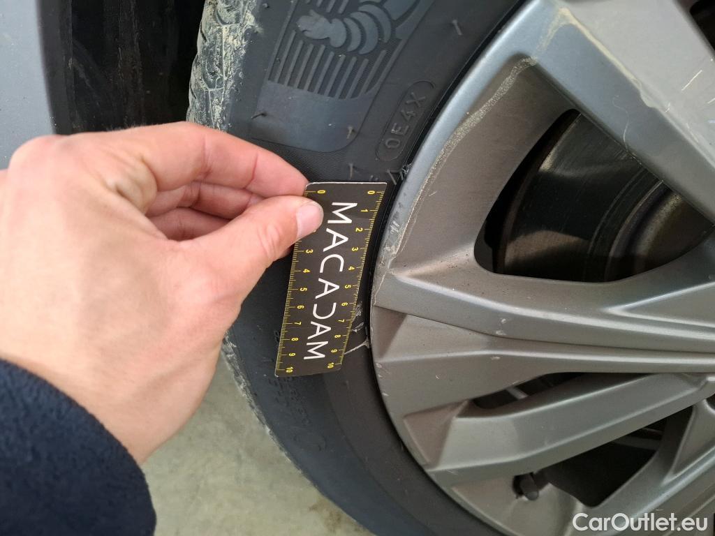  Peugeot  508 PEUGEOT  / 2018 / 5P / Berline HYBRID 225 E-EAT8 ALLURE BUSINESS #38