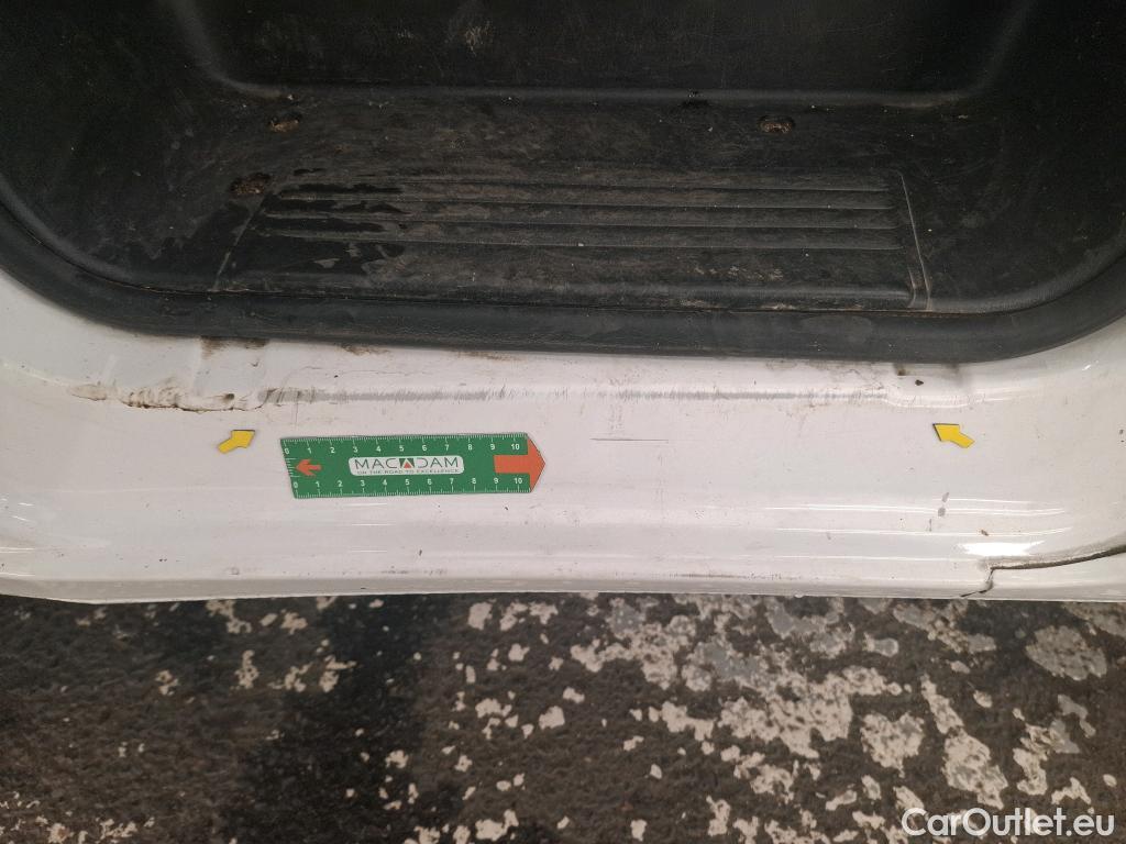  Peugeot  Boxer PEUGEOT  4p Combi BLUEHDI 130 S&S 333 L2H2 ACTIVE #14