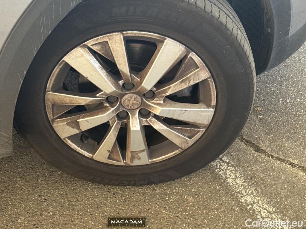  Peugeot  5008  Active Business 1.2 PureTech 130CV BVA8 E6d #2