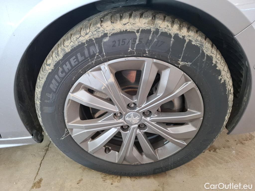  Peugeot  508 PEUGEOT  / 2018 / 5P / Berline HYBRID 225 E-EAT8 ALLURE BUSINESS #32