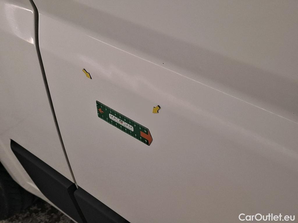  Peugeot  Boxer PEUGEOT  4p Combi BLUEHDI 130 S&S 333 L2H2 ACTIVE #9