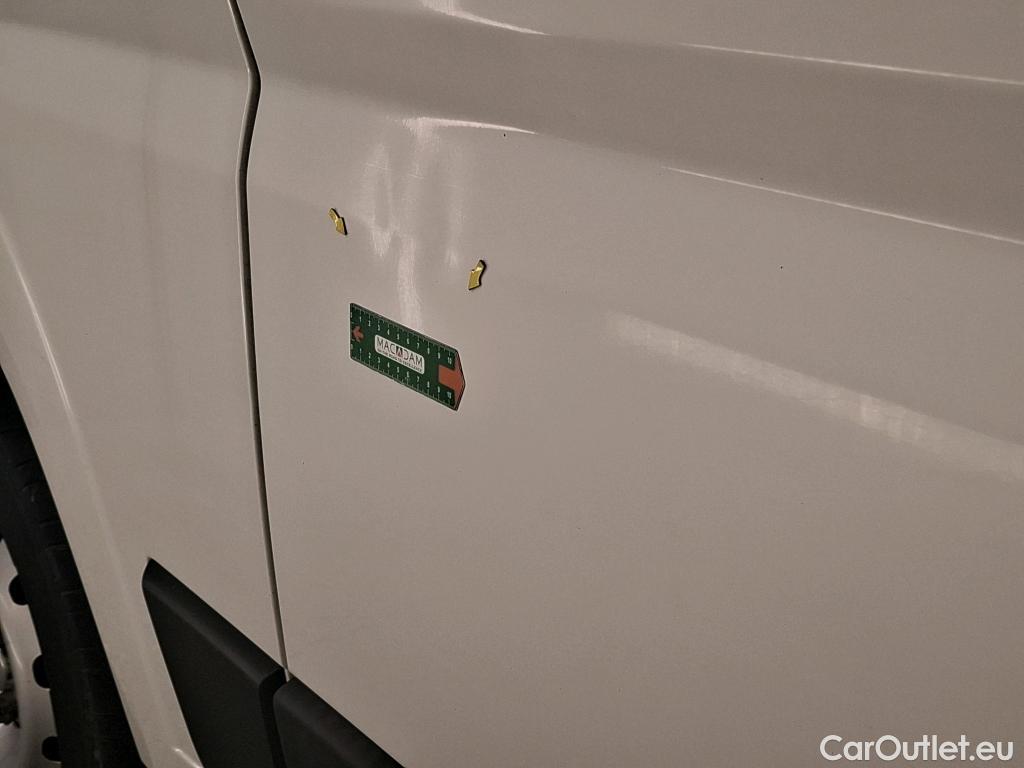  Peugeot  Boxer PEUGEOT  4p Combi BLUEHDI 130 S&S 333 L2H2 ACTIVE #8