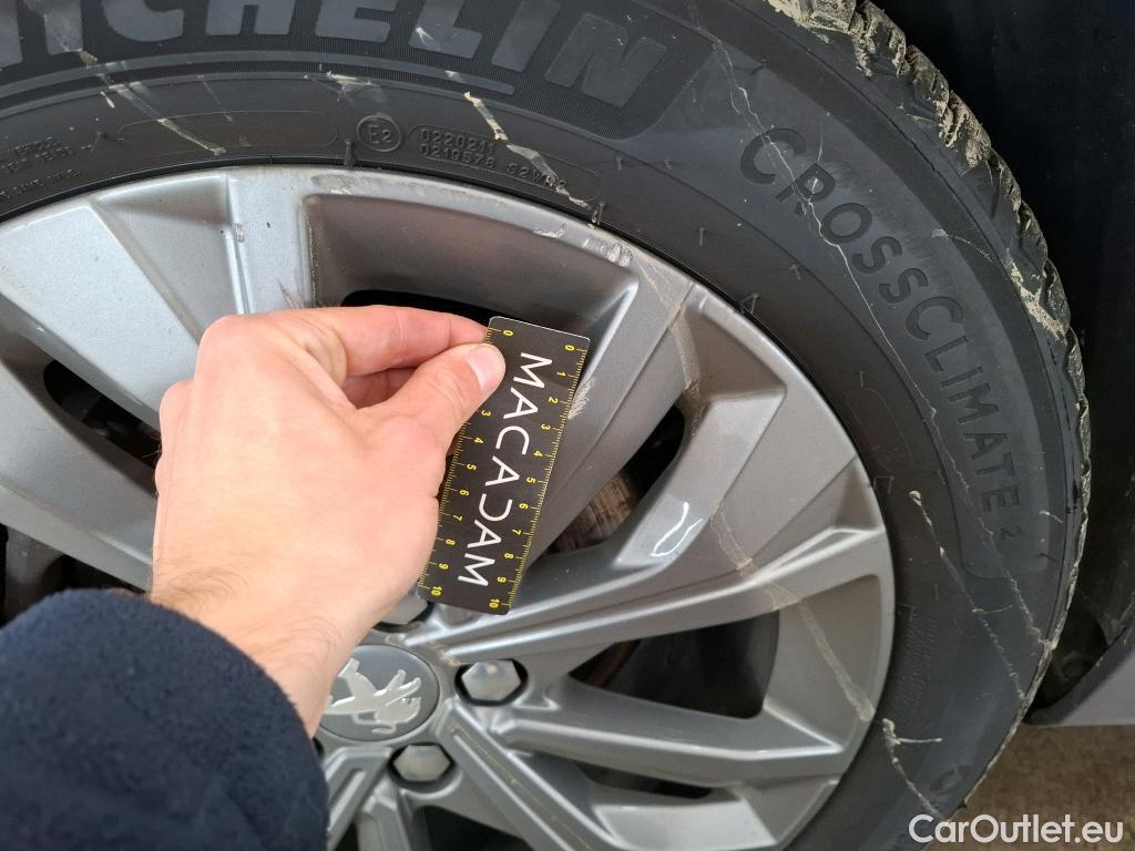  Peugeot  508 PEUGEOT  / 2018 / 5P / Berline HYBRID 225 E-EAT8 ALLURE BUSINESS #27