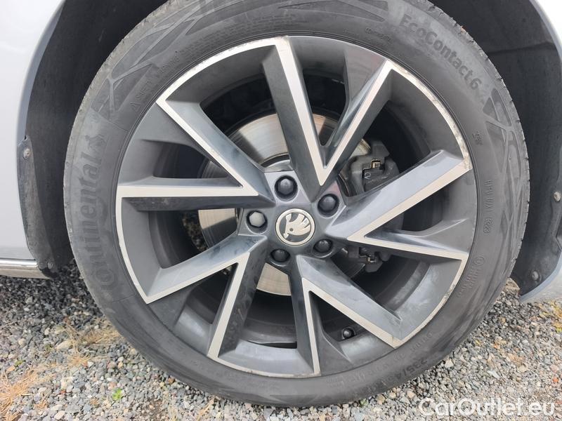  Skoda  Superb  Combi (3V5)(2015) Su.C.2.0TDI 147 4x4 Style Aut #35