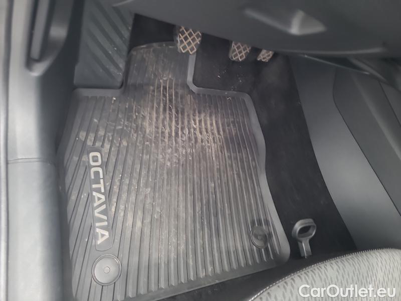  Skoda  Octavia  Combi (NX3)(2020) Oct.Combi 2.0TDI 85 Style #11