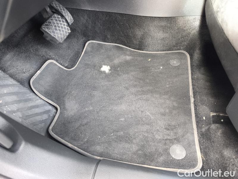  Skoda  Superb  Combi (3V5)(2015) Su.C.2.0TDI 147 4x4 Style Aut #9