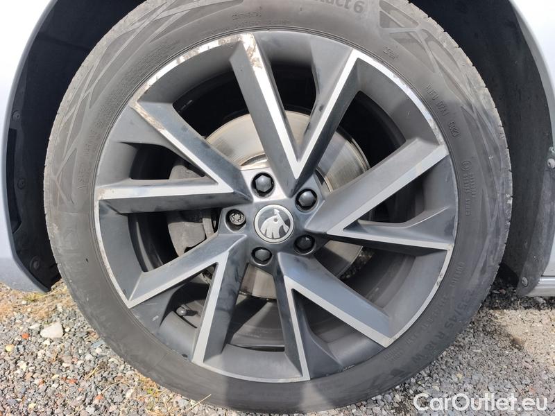  Skoda  Superb  Combi (3V5)(2015) Su.C.2.0TDI 147 4x4 Style Aut #2