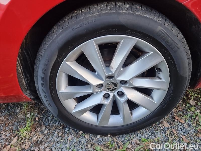  Skoda  Superb  Combi (3T5)(2010) Su.C.2.0TDI 147 4x4 Style Aut #4