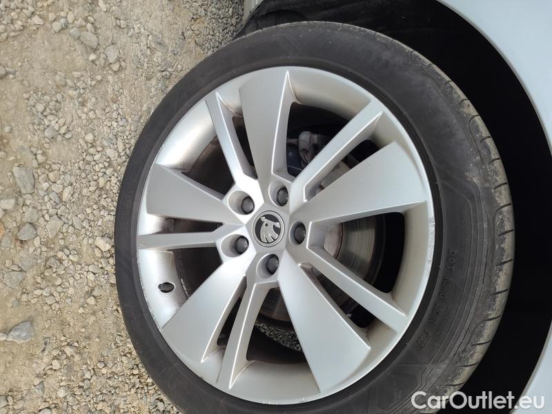  Skoda  Superb  Combi (3T5)(2010) Su.C.2.0TDI 147 4x4 Style Aut #11