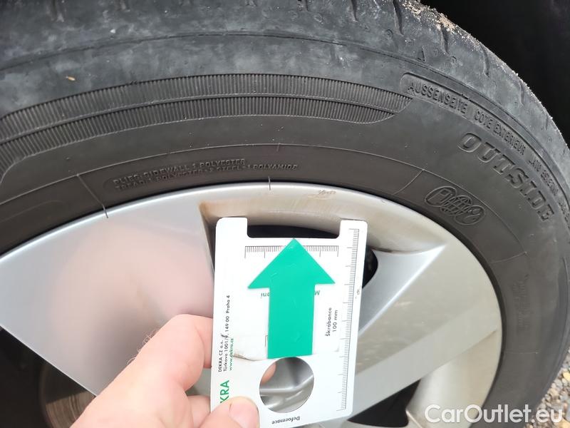  Skoda  Fabia  Combi (2015) Com.1.0TSI 70 Ambition 5d #28