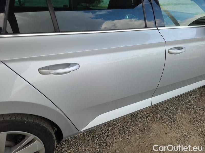  Skoda  Superb  Combi (3T5)(2010) Su.C.2.0TDI 147 4x4 Style Aut #10