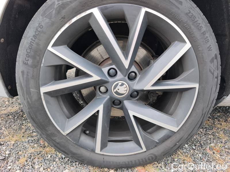  Skoda  Superb  Combi (3V5)(2015) Su.C.2.0TDI 147 4x4 Style Aut #28