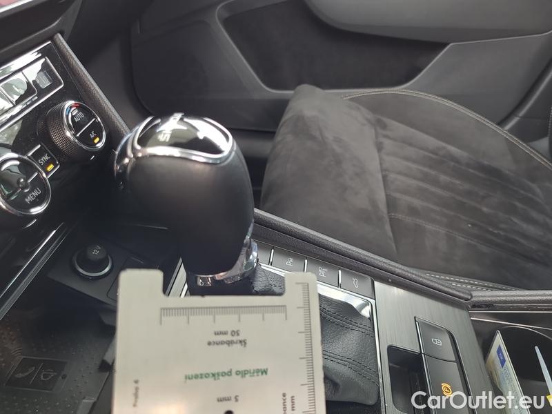  Skoda  Superb  Combi (3T5)(2010) Su.C.2.0TDI 147 4x4 Style Aut #5